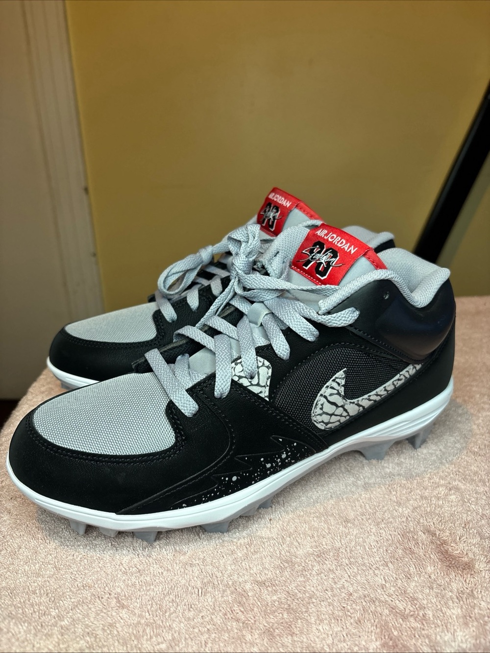 Jordan Stadium 90 Low TD Baseball Cleats HQ0211-060 Black/Fire Red/Grey Size 9.5
